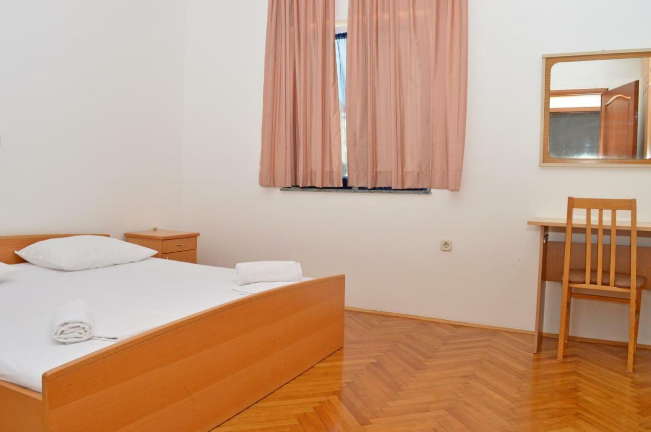 Apartmani Macak II Novalja Eksteriør billede